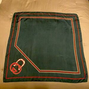 RARE AUTHENTIC VINTAGE GUCCI SILK SCARF